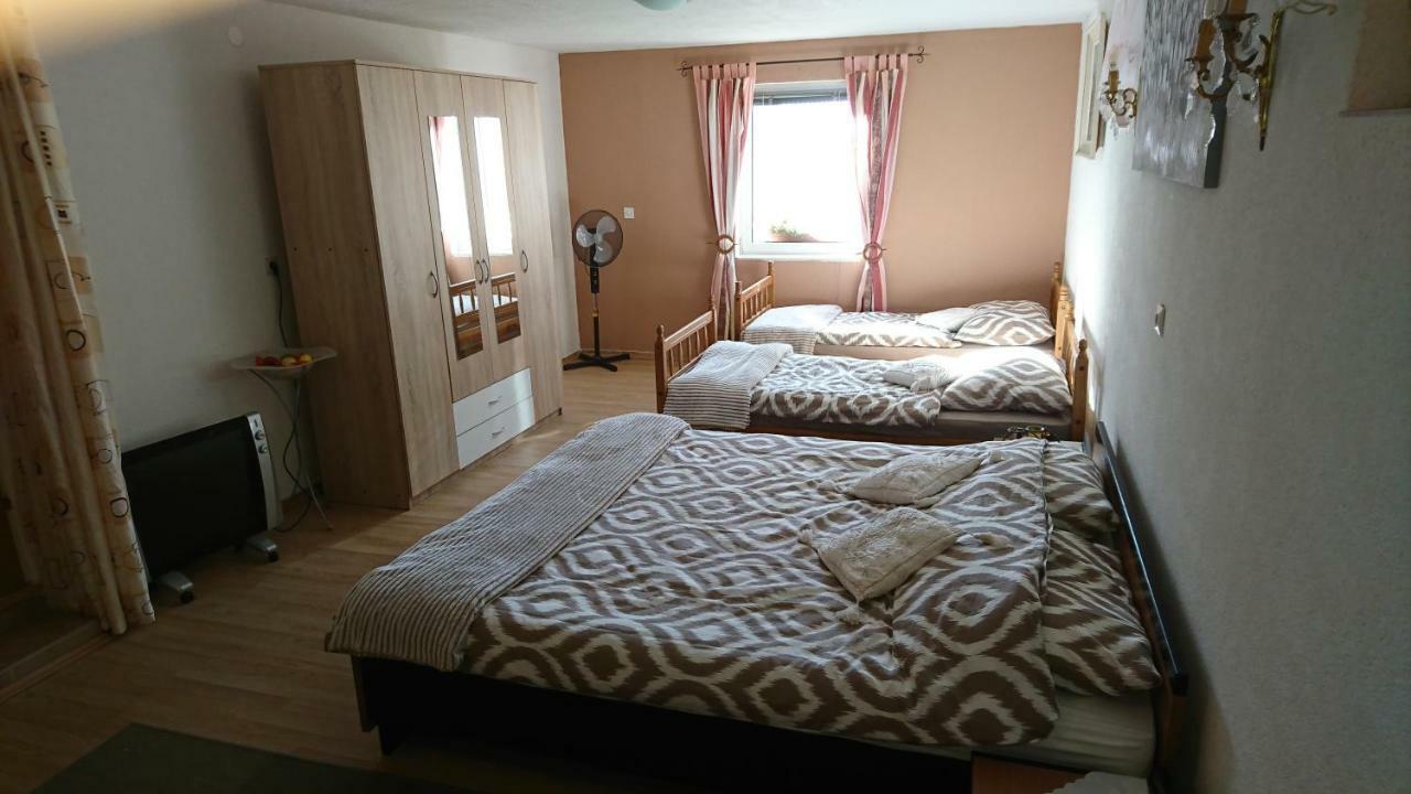 Apartments Margetic Zivike Екстер'єр фото
