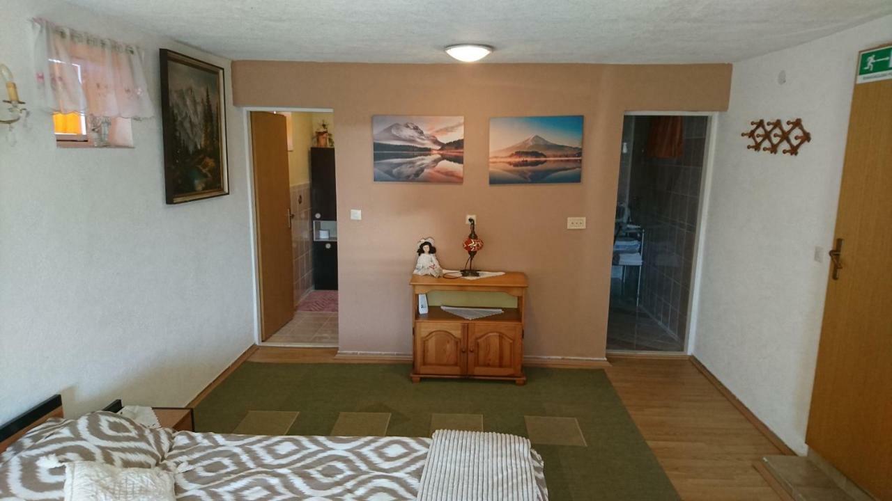 Apartments Margetic Zivike Екстер'єр фото